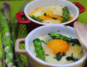 Oeufs cocotte aux asperges vertes