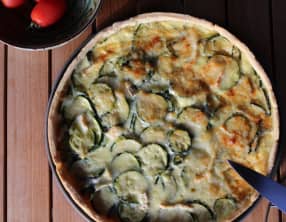 Tarte aux courgettes, oignons et chèvre