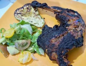 BBQ poulet marinade aux herbes et ses courgettes grillées