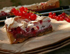 Tarte noix et groseilles meringuée