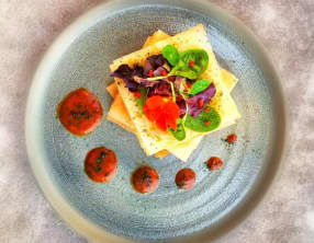 Mille-feuilles d'axoa de veau au poivron et curry