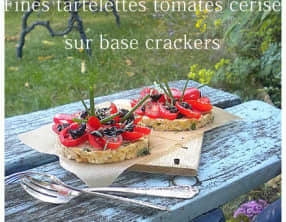 Fines tartelettes tomates cerise sur base crackers et chèvre
