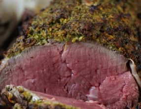 Rôti de boeuf en croûte d'herbes