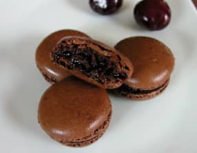 Macaron chocolat cerises et piment de Cayenne
