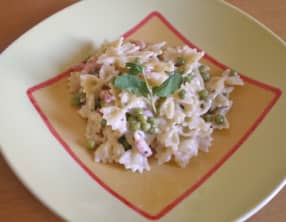 Mini farfalle aux petits pois et bacon