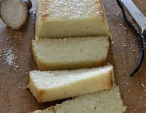 Gâteau de manioc à la noix de coco et citron vert