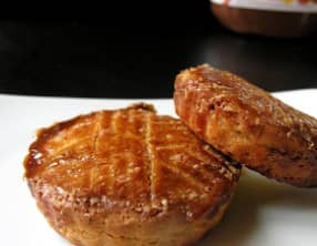 Gâteau Breton à la "pâte à tartiner" de caramel et beurre salé et Nutella