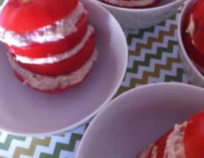 Mille-feuilles de tomates au thon