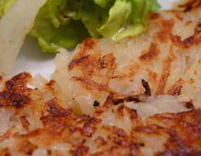 Galettes de pomme de terre à l'etchola et au parmesan