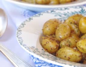 Pommes de terre nouvelles aux graines de moutarde