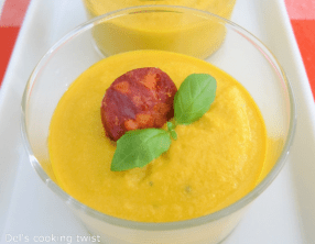 Crèmes épicées de carottes, tofu et dés de chorizo