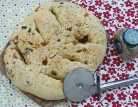 Fougasse provençale jambon, olives et tomates séchées