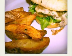 Hamburgers au boeuf, confit d'oignons et Saint-Nectaire