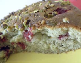 Gâteau aux pistaches et aux framboises