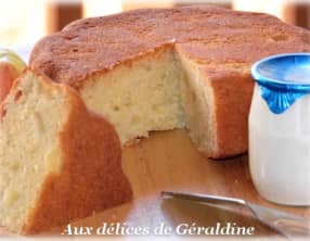 Gâteau moelleux aux pommes, amandes et yaourt de brebis