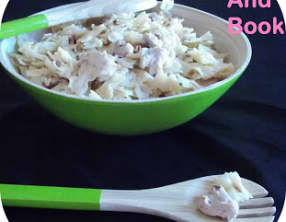 Salade de farfalle aux poulet et aux noix de pécan