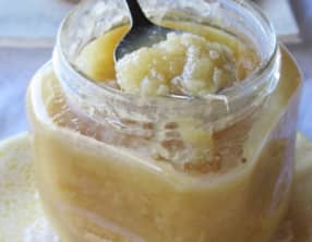 Confiture à l'ananas et à la noix de coco