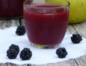 Jus de pommes aux mûres