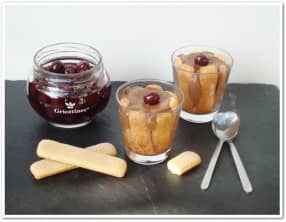 Mini charlotte au chocolat et aux cerises