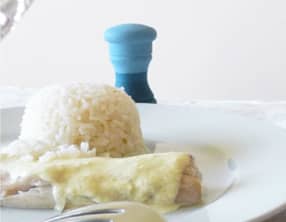 Bar en croûte de sel crème sauge et moutarde