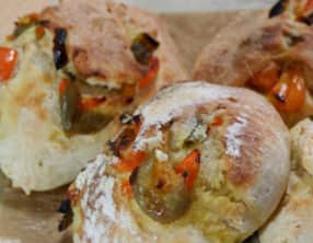 Petits Pains Aux Poivrons Confits