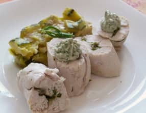 Médaillons de volailles estragon et citron confit, crème d'estragon et compotée de courgettes