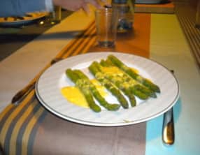 Asperges à l'orange, une entrée légère