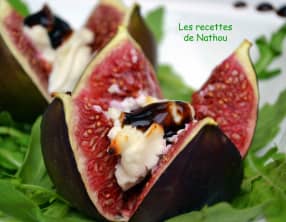 Figues rôties au chèvre et crème de balsamique