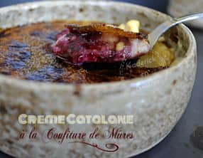 Crème catalane à la vanille et confiture de mûres sauvages
