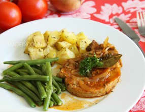 Côtes de porc à la sauce tomate