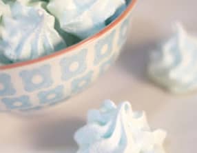 Meringues pastels