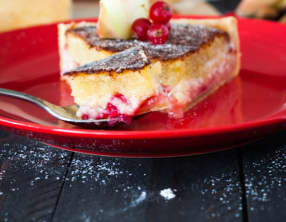 Tarte à la pêche groseille et crème d’amande