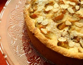 Tarte royale aux prunes et aux amandes