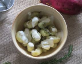 Gnocchi à la patate douce mauve, sauce au parmesan et romarin