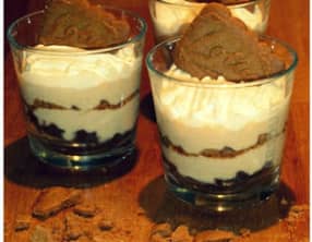 Verrines de crème pâtissière à l'abricot et spéculoos