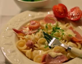 Orecchiette au chèvre, jambon de pays et roquette
