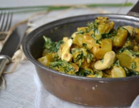 Curry de chou kale et pommes de terre aux noix de cajou