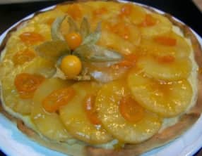Tarte sablée, ananas et kumquats confits au romarin
