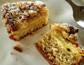 Gâteau crumble à la pomme et à la noisette