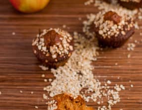 Muffins aux flocons d'avoine, pommes et caramel