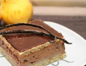 Entremets chocolat et poires à la vanille