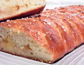 Brioche tressée aux pommes