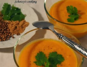 Crème de carottes à l'orange et aux épices