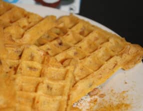 Gaufre salée : poulet curry, lait de coco