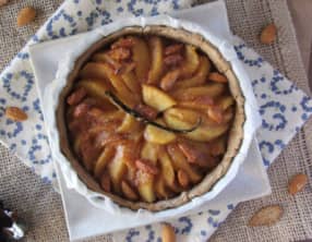 Tarte aux pommes et aux amandes caramélisées