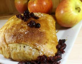 Pomme cranberries vanille sous une pâte levée
