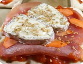 Tartine à la buchette de chèvre fermière et bacon