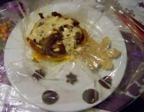 Papillotes de foie gras aux épices, sanguins, tagliatelles de carottes et poireaux petite sauce crémeuse au Marsala