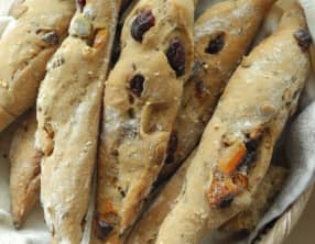 Petites baguettes aux fruits secs