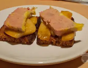 Foie gras, poires, miel et pain d’épices